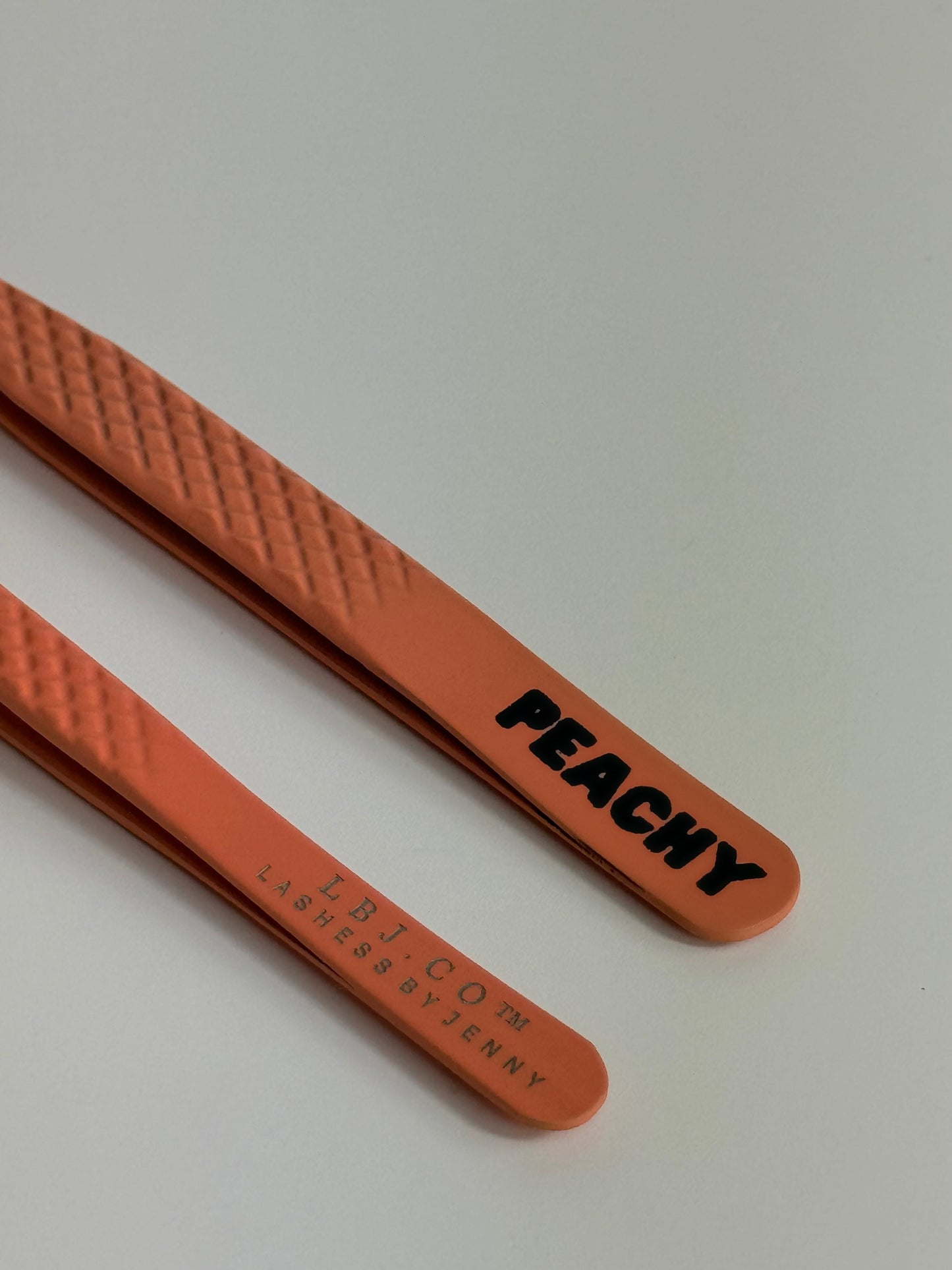 PEACHY TWEEZER đ