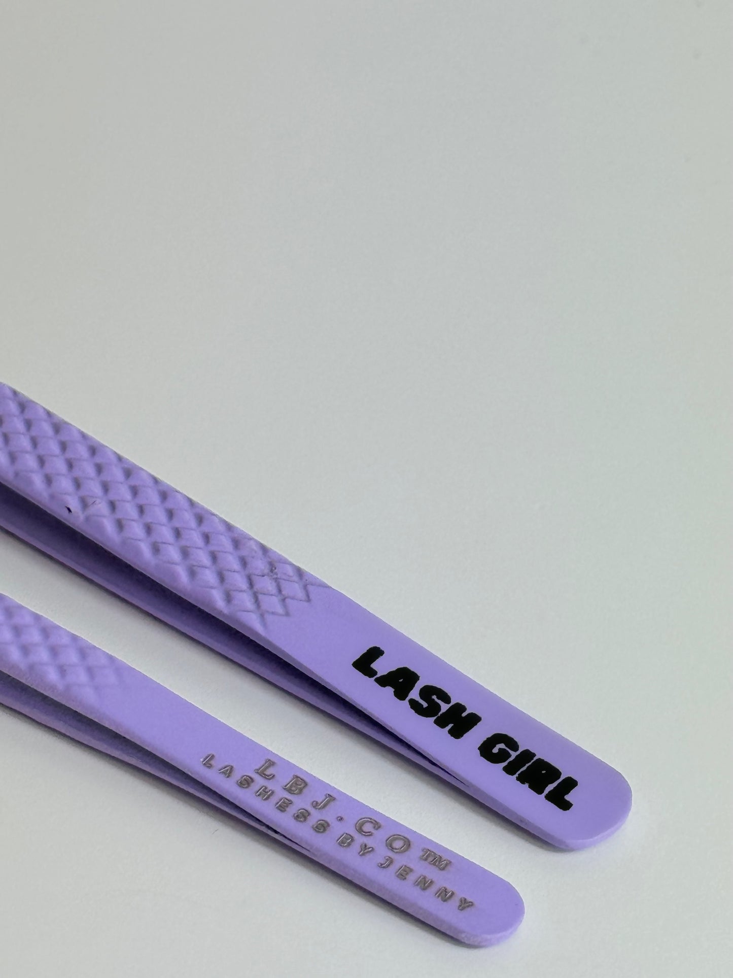 LASH GIRL TWEEZER 🩷