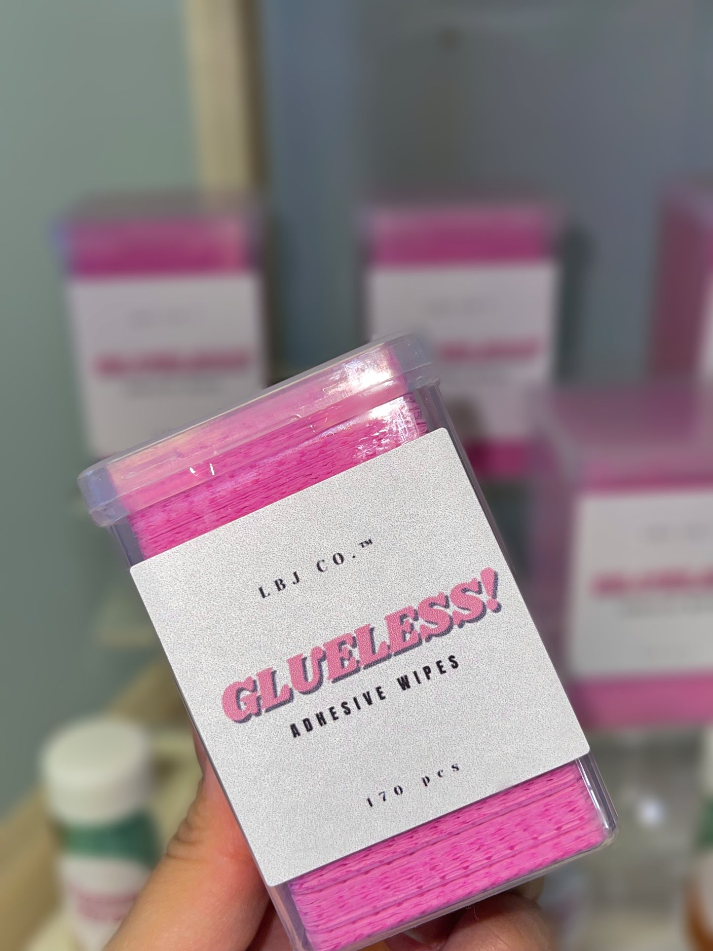 Glueless Adhesive Wipes